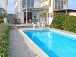 Seafront villa in Ayia Napa next to the sea with garden