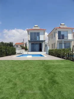 Seafront villa in Ayia Napa next to the sea with garden