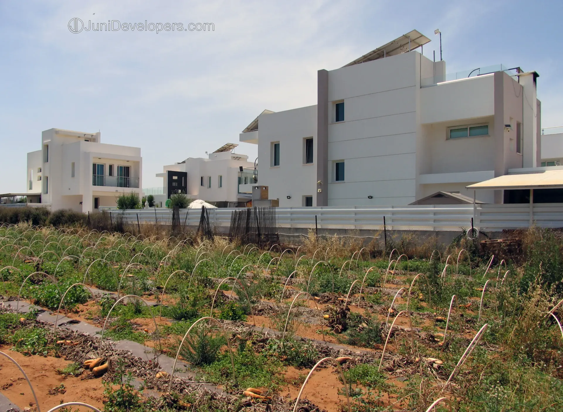 High-end 3 bedroom villa in Pernera near the beach with spacious verandas and garden plot