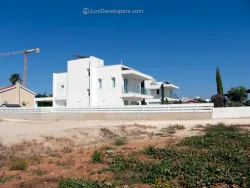 Refined spacious villa in Pernera close to bars and restaurants with roof-garden retreat