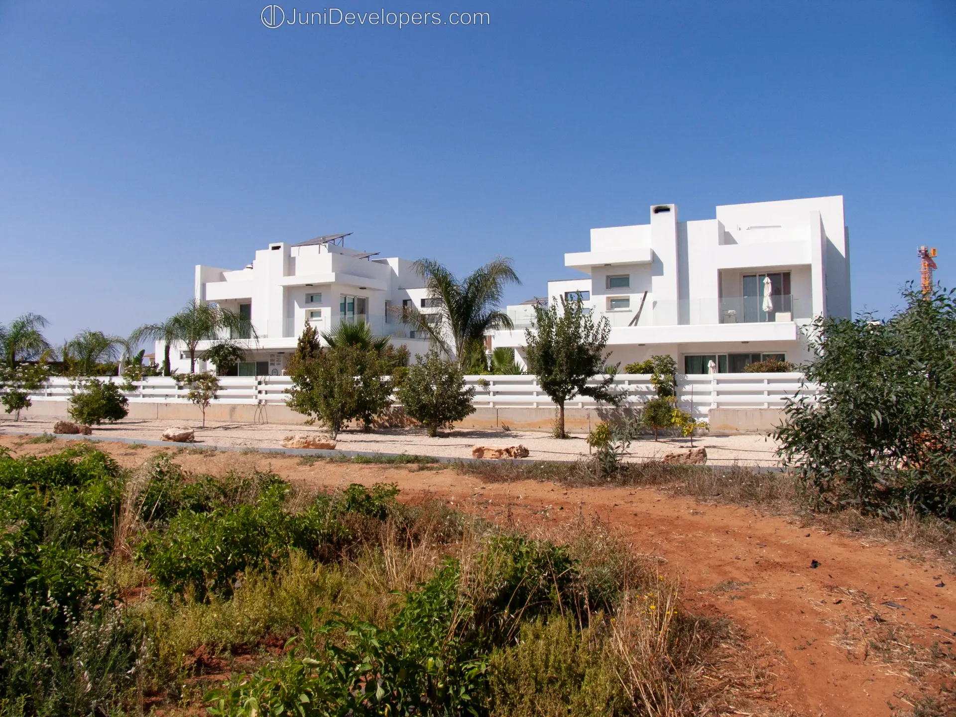 Modern 4 bedroom villa in Pernera near restaurants with verandas and landscaped garden