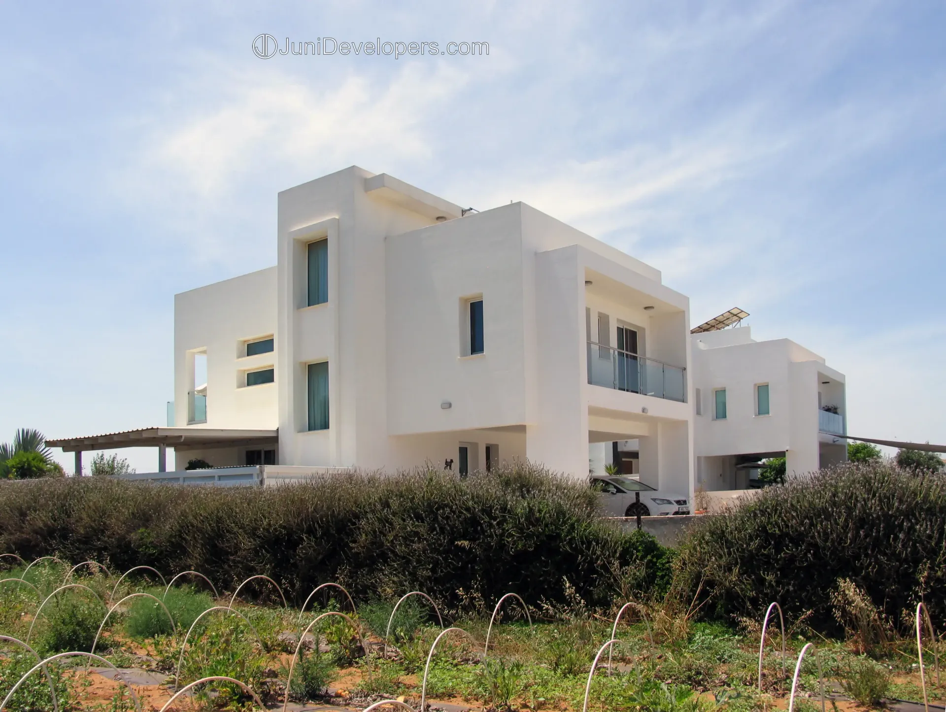 Modern 4 bedroom villa in Pernera near the sea with roof-garden and garden plot